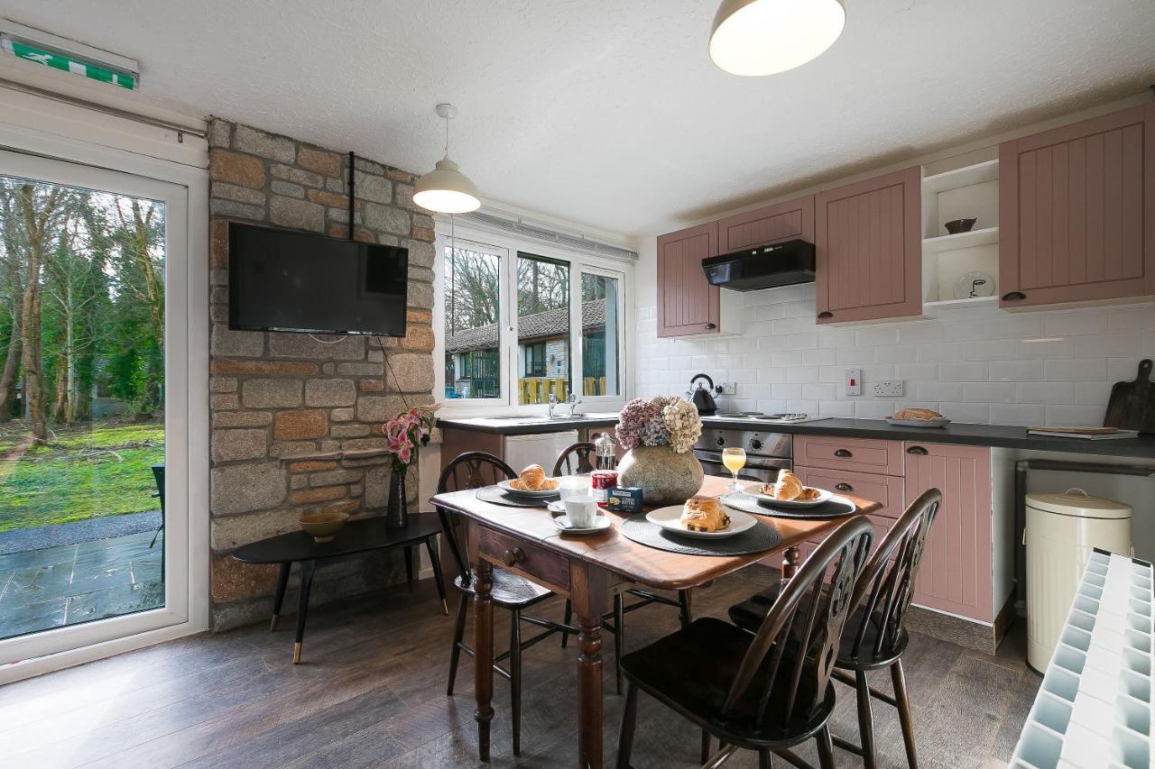 Cosy Woodland Home Uny Lelant 외부 사진